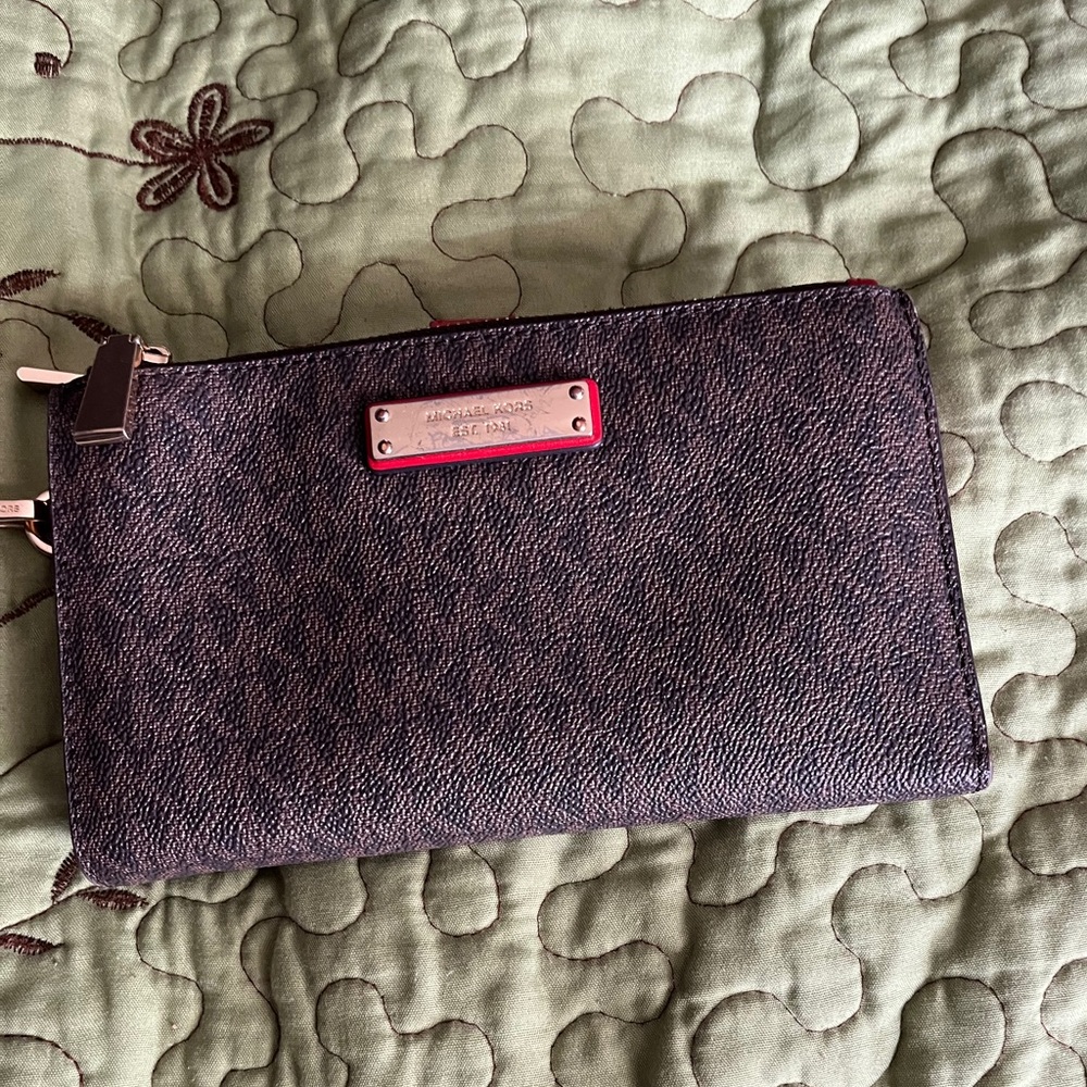 Michael Kors Black and Brown Wristlet